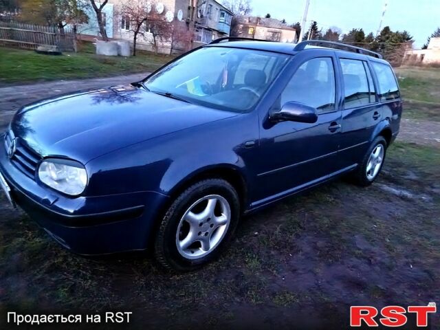 Синий Фольксваген Гольф, объемом двигателя 1.9 л и пробегом 321 тыс. км за 3300 $, фото 1 на Automoto.ua