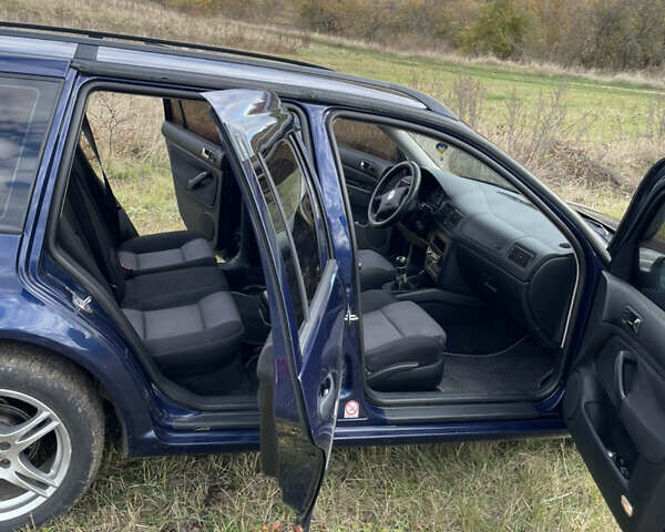 Фольксваген Гольф 2000 у Томашполе на Automoto.ua Синій Фольксваген Гольф, об'ємом двигуна 1.6 л та пробігом 260 тис. км за 4300 $, фото 8 на Automoto.ua