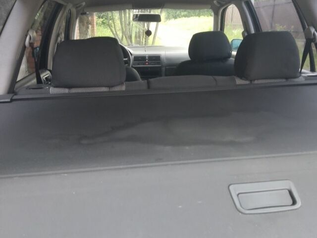 Синий Фольксваген Гольф, объемом двигателя 1.6 л и пробегом 400 тыс. км за 2850 $, фото 13 на Automoto.ua