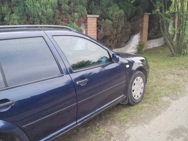 Синий Фольксваген Гольф, объемом двигателя 1.6 л и пробегом 400 тыс. км за 2850 $, фото 6 на Automoto.ua