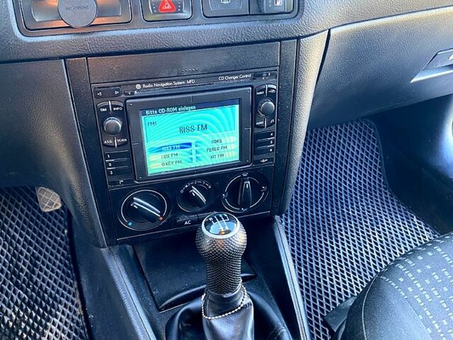 Фольксваген Гольф 2000 в Виннице на Automoto.ua Синий Фольксваген Гольф, объемом двигателя 1.6 л и пробегом 350 тыс. км за 4999 $, фото 11 на Automoto.ua