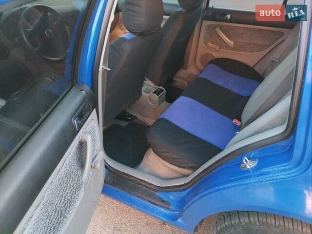 Синий Фольксваген Гольф, объемом двигателя 1.6 л и пробегом 280 тыс. км за 2950 $, фото 11 на Automoto.ua