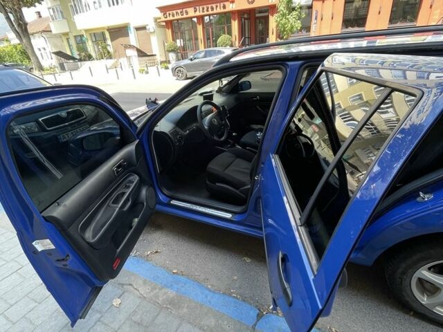 Синий Фольксваген Гольф, объемом двигателя 1.4 л и пробегом 245 тыс. км за 4000 $, фото 6 на Automoto.ua