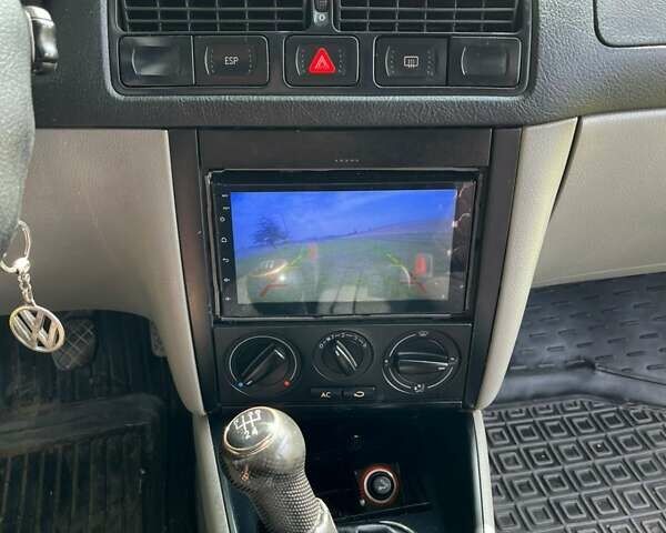 Синий Фольксваген Гольф, объемом двигателя 1.39 л и пробегом 355 тыс. км за 3300 $, фото 4 на Automoto.ua