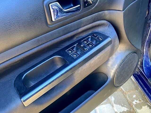 Фольксваген Гольф 2000 в Виннице на Automoto.ua Синий Фольксваген Гольф, объемом двигателя 1.6 л и пробегом 350 тыс. км за 4999 $, фото 12 на Automoto.ua