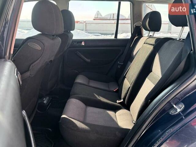 Синий Фольксваген Гольф, объемом двигателя 1.9 л и пробегом 349 тыс. км за 3790 $, фото 9 на Automoto.ua