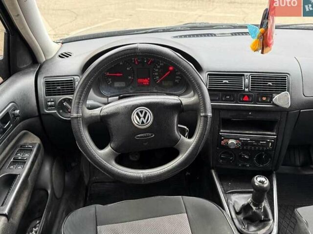 Синий Фольксваген Гольф, объемом двигателя 1.9 л и пробегом 349 тыс. км за 3590 $, фото 13 на Automoto.ua