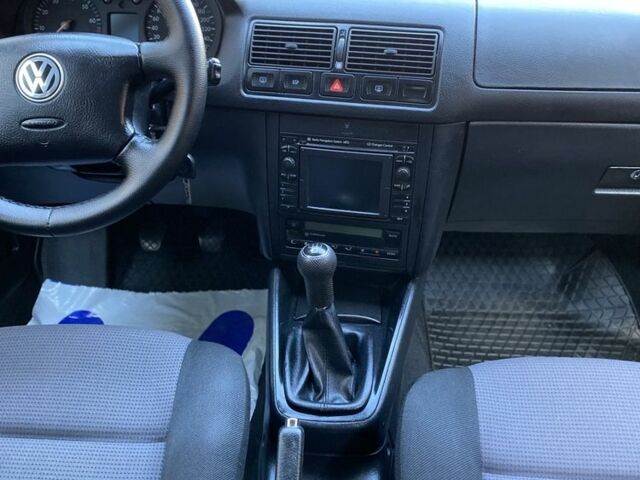 Синий Фольксваген Гольф, объемом двигателя 1.6 л и пробегом 211 тыс. км за 4550 $, фото 15 на Automoto.ua