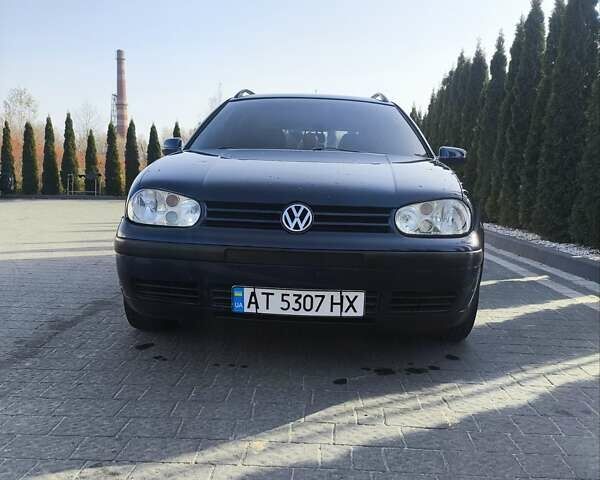 Синий Фольксваген Гольф, объемом двигателя 1.6 л и пробегом 302 тыс. км за 3650 $, фото 2 на Automoto.ua