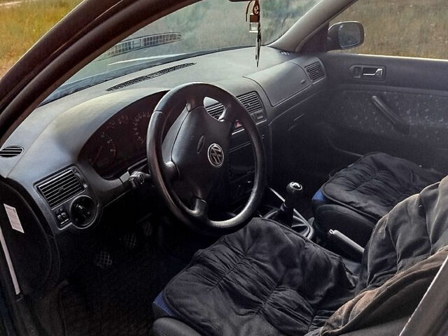 Синій Фольксваген Гольф, об'ємом двигуна 1.6 л та пробігом 200 тис. км за 4400 $, фото 4 на Automoto.ua