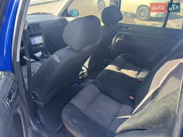 Синий Фольксваген Гольф, объемом двигателя 1.6 л и пробегом 260 тыс. км за 2700 $, фото 12 на Automoto.ua