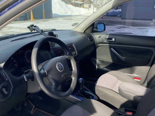 Синий Фольксваген Гольф, объемом двигателя 1.6 л и пробегом 290 тыс. км за 4300 $, фото 6 на Automoto.ua