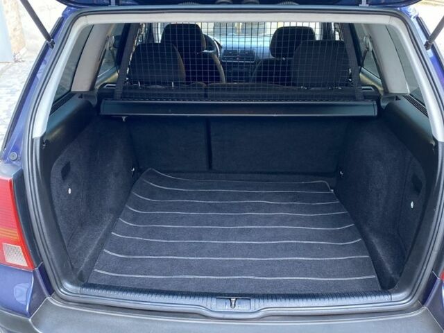 Синий Фольксваген Гольф, объемом двигателя 1.6 л и пробегом 211 тыс. км за 4550 $, фото 12 на Automoto.ua