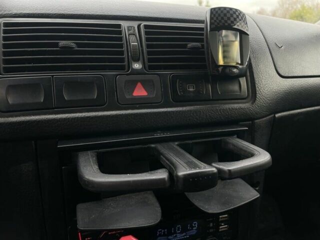 Синий Фольксваген Гольф, объемом двигателя 0 л и пробегом 220 тыс. км за 2150 $, фото 5 на Automoto.ua