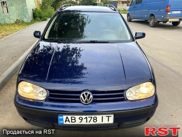 Синий Фольксваген Гольф, объемом двигателя 1.6 л и пробегом 340 тыс. км за 3350 $, фото 5 на Automoto.ua