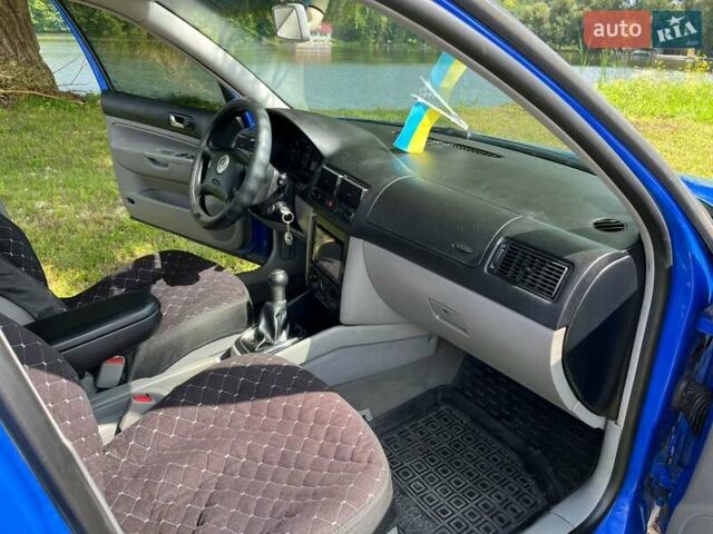 Синий Фольксваген Гольф, объемом двигателя 1.39 л и пробегом 355 тыс. км за 3300 $, фото 22 на Automoto.ua