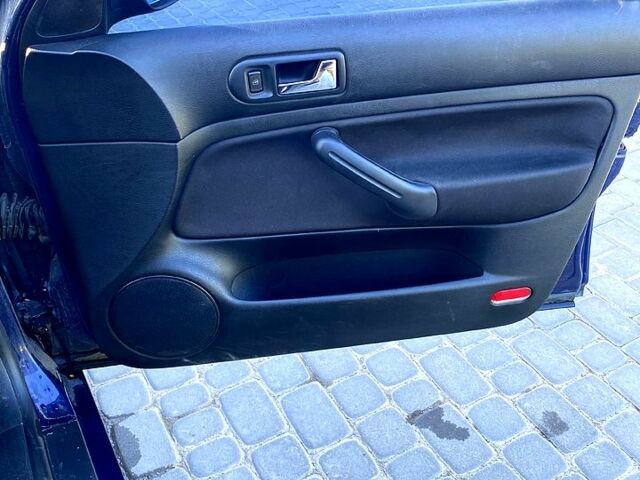 Фольксваген Гольф 2000 в Виннице на Automoto.ua Синий Фольксваген Гольф, объемом двигателя 1.6 л и пробегом 350 тыс. км за 4999 $, фото 9 на Automoto.ua