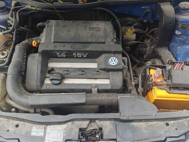 Синий Фольксваген Гольф, объемом двигателя 1.4 л и пробегом 180 тыс. км за 3900 $, фото 5 на Automoto.ua