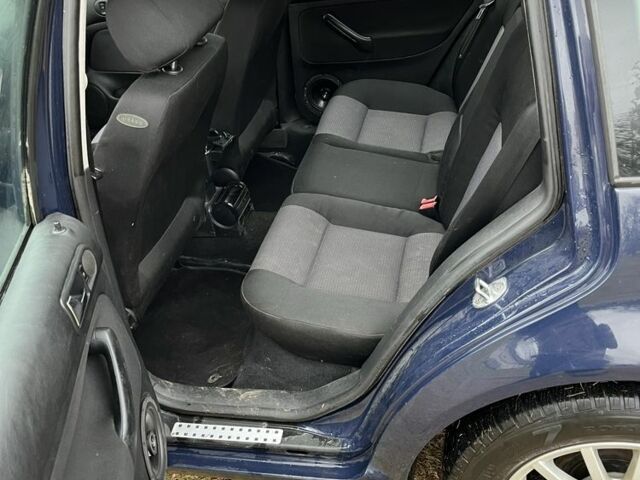 Синий Фольксваген Гольф, объемом двигателя 1.4 л и пробегом 184 тыс. км за 3500 $, фото 6 на Automoto.ua