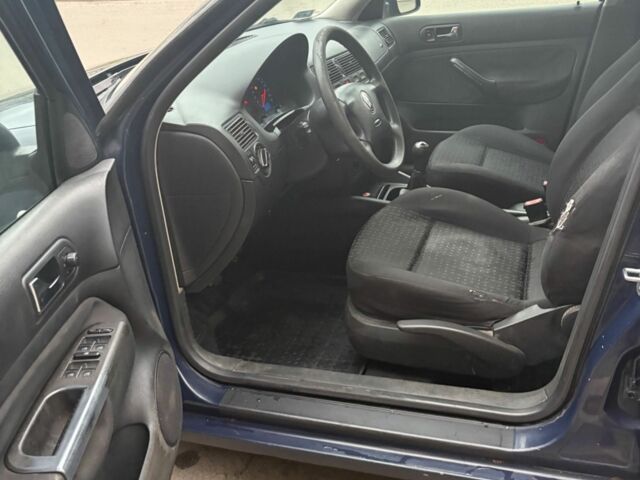 Синий Фольксваген Гольф, объемом двигателя 2 л и пробегом 300 тыс. км за 2400 $, фото 5 на Automoto.ua