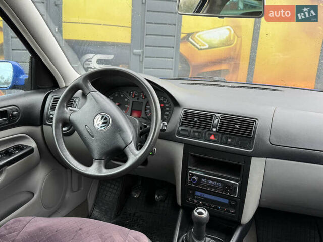 Синий Фольксваген Гольф, объемом двигателя 1.4 л и пробегом 236 тыс. км за 3900 $, фото 24 на Automoto.ua