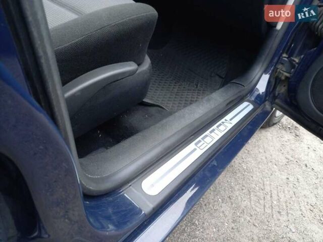 Синій Фольксваген Гольф, об'ємом двигуна 1.6 л та пробігом 258 тис. км за 4000 $, фото 18 на Automoto.ua