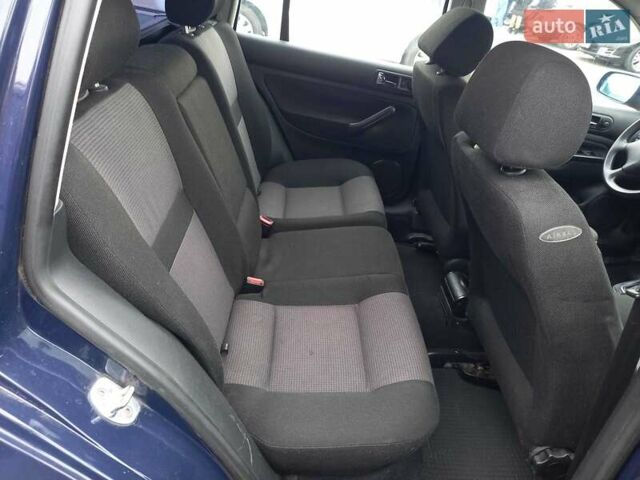 Синій Фольксваген Гольф, об'ємом двигуна 1.6 л та пробігом 258 тис. км за 4000 $, фото 12 на Automoto.ua