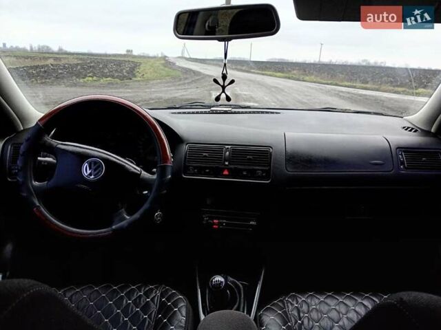 Синий Фольксваген Гольф, объемом двигателя 1.6 л и пробегом 330 тыс. км за 3800 $, фото 8 на Automoto.ua