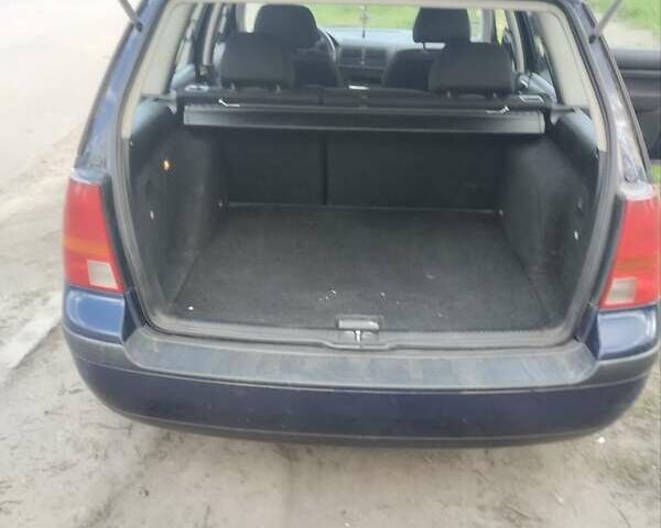 Синий Фольксваген Гольф, объемом двигателя 1.6 л и пробегом 293 тыс. км за 4700 $, фото 5 на Automoto.ua