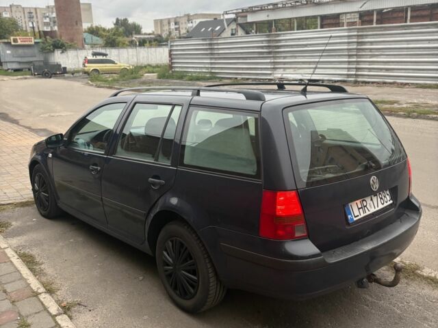 Синий Фольксваген Гольф, объемом двигателя 2 л и пробегом 300 тыс. км за 2400 $, фото 4 на Automoto.ua