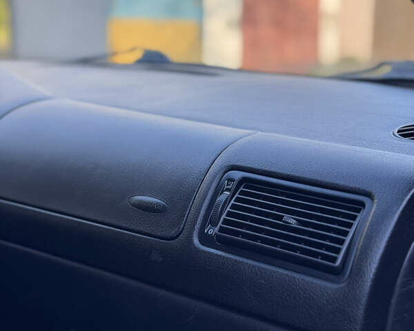 Синій Фольксваген Гольф, об'ємом двигуна 1.4 л та пробігом 404 тис. км за 3250 $, фото 68 на Automoto.ua