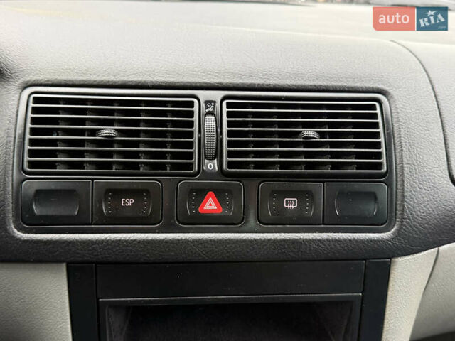 Синий Фольксваген Гольф, объемом двигателя 1.4 л и пробегом 236 тыс. км за 3900 $, фото 35 на Automoto.ua