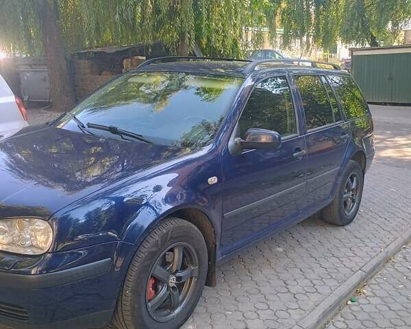 Синій Фольксваген Гольф, об'ємом двигуна 1.6 л та пробігом 365 тис. км за 3800 $, фото 1 на Automoto.ua