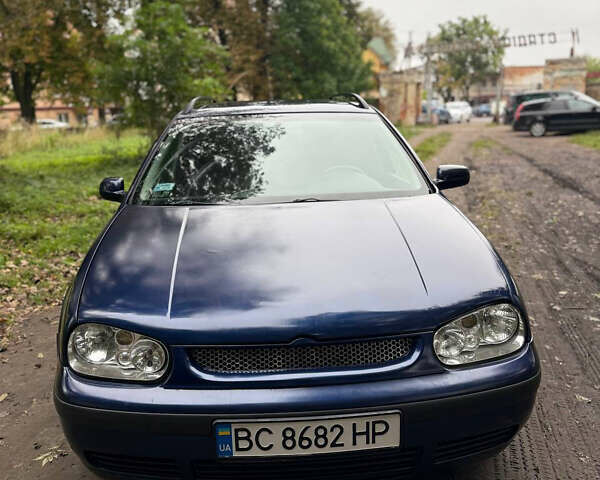 Синий Фольксваген Гольф, объемом двигателя 1.6 л и пробегом 475 тыс. км за 2500 $, фото 1 на Automoto.ua