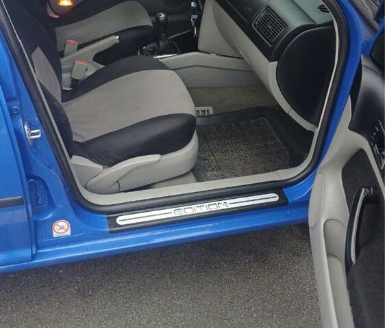 Синий Фольксваген Гольф, объемом двигателя 1.4 л и пробегом 180 тыс. км за 3900 $, фото 2 на Automoto.ua