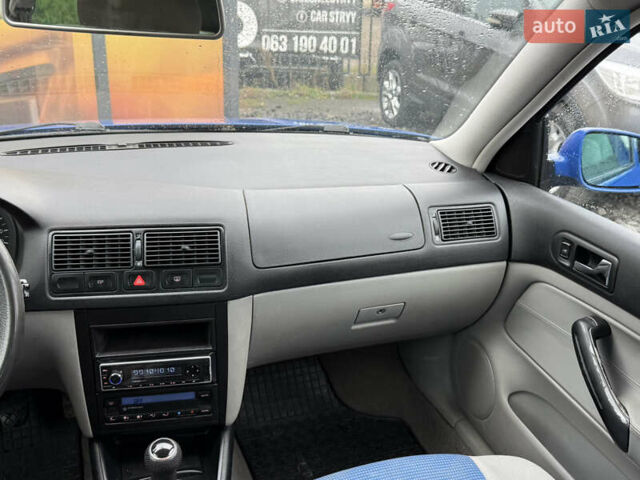 Синий Фольксваген Гольф, объемом двигателя 1.4 л и пробегом 236 тыс. км за 3900 $, фото 25 на Automoto.ua