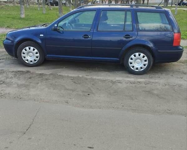 Синий Фольксваген Гольф, объемом двигателя 1.6 л и пробегом 293 тыс. км за 4700 $, фото 2 на Automoto.ua