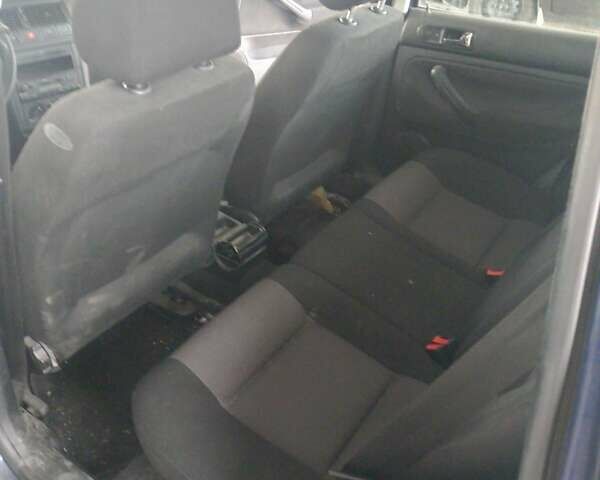 Синій Фольксваген Гольф, об'ємом двигуна 1.39 л та пробігом 255 тис. км за 4000 $, фото 8 на Automoto.ua