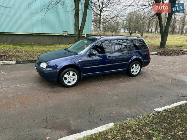 Синий Фольксваген Гольф, объемом двигателя 1.9 л и пробегом 352 тыс. км за 4099 $, фото 4 на Automoto.ua