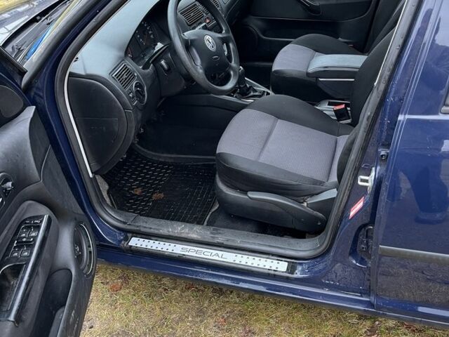 Синий Фольксваген Гольф, объемом двигателя 1.4 л и пробегом 184 тыс. км за 3500 $, фото 5 на Automoto.ua