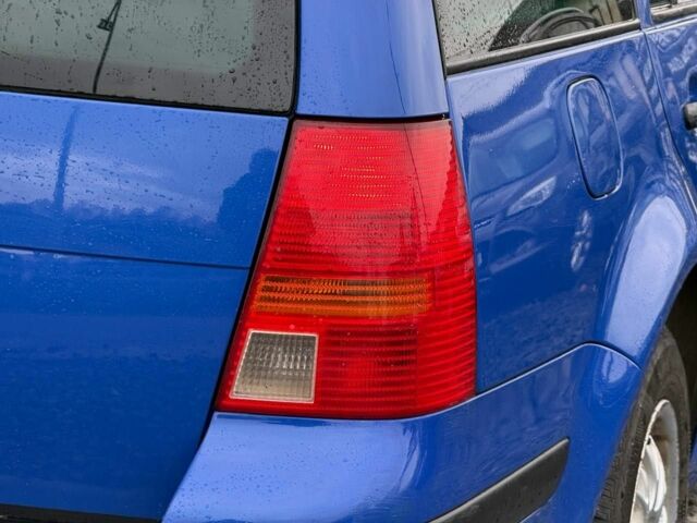 Синий Фольксваген Гольф, объемом двигателя 1.4 л и пробегом 235 тыс. км за 3700 $, фото 6 на Automoto.ua