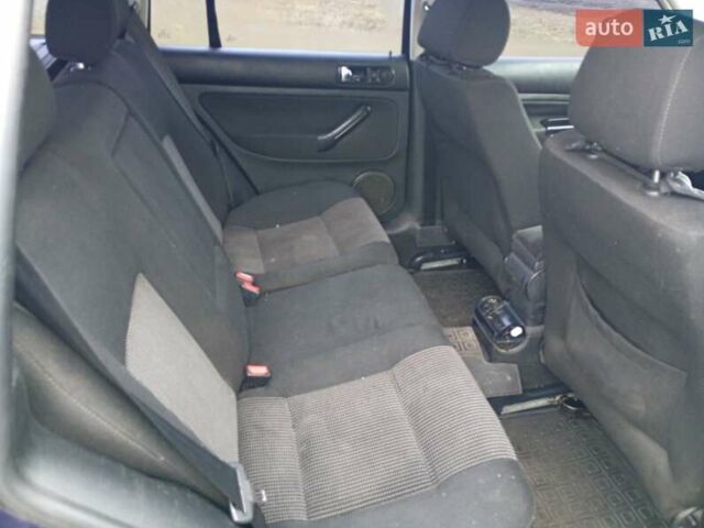 Синий Фольксваген Гольф, объемом двигателя 1.6 л и пробегом 330 тыс. км за 3800 $, фото 9 на Automoto.ua