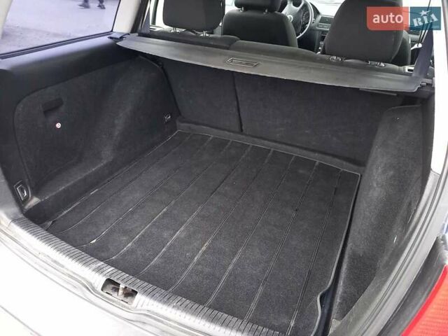 Синій Фольксваген Гольф, об'ємом двигуна 1.6 л та пробігом 258 тис. км за 4000 $, фото 21 на Automoto.ua