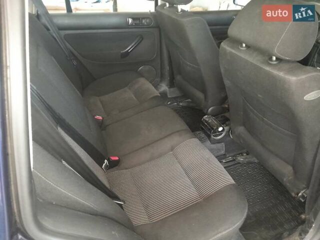 Синій Фольксваген Гольф, об'ємом двигуна 1.98 л та пробігом 316 тис. км за 4000 $, фото 9 на Automoto.ua