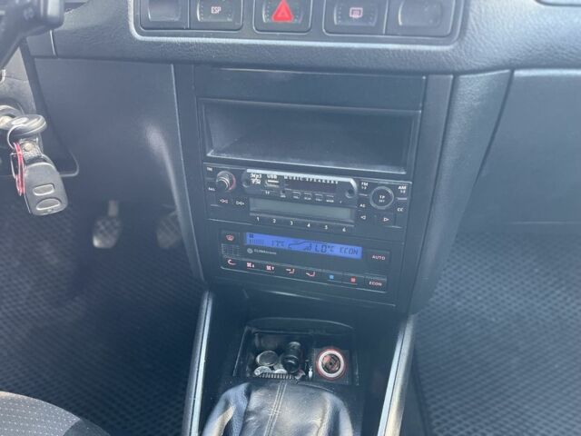 Синий Фольксваген Гольф, объемом двигателя 1.9 л и пробегом 268 тыс. км за 4600 $, фото 17 на Automoto.ua