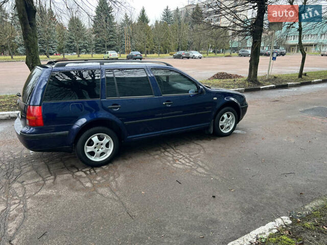 Синий Фольксваген Гольф, объемом двигателя 1.9 л и пробегом 352 тыс. км за 4099 $, фото 2 на Automoto.ua