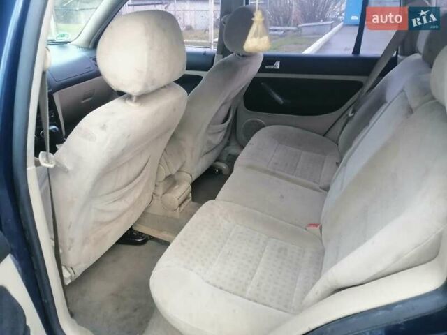 Синий Фольксваген Гольф, объемом двигателя 1.9 л и пробегом 350 тыс. км за 2199 $, фото 8 на Automoto.ua