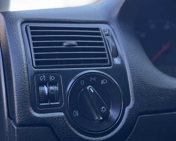 Синій Фольксваген Гольф, об'ємом двигуна 1.4 л та пробігом 404 тис. км за 3250 $, фото 32 на Automoto.ua