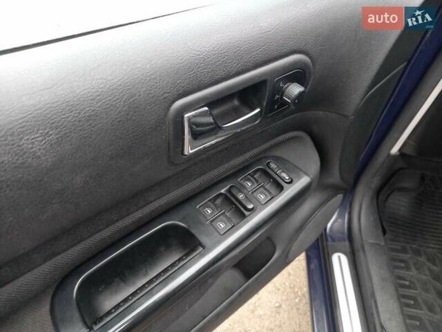 Синій Фольксваген Гольф, об'ємом двигуна 1.6 л та пробігом 258 тис. км за 4000 $, фото 23 на Automoto.ua