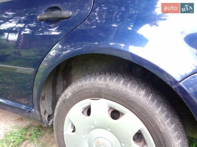 Синий Фольксваген Гольф, объемом двигателя 1.6 л и пробегом 302 тыс. км за 3399 $, фото 7 на Automoto.ua